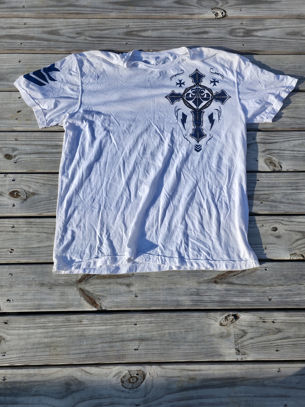 Source Unknown White Short Sleeve Tee with Navy Cross Graphic